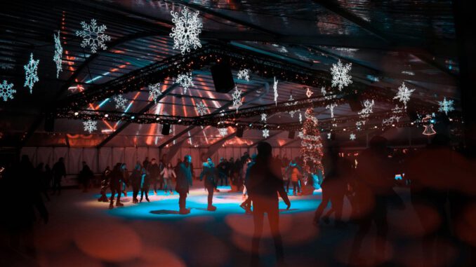 Letzte Eisdisco 2025 auf der Henkell Kunsteisbahn am 19. Dezember Letzte Eisdisco 2025 auf der Henkell Kunsteisbahn am 19. Dezember