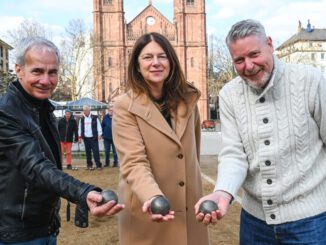 Luisenplatz: Bouleanlage wieder geöffnet, Kugeln und Stühle per App ausleihbar