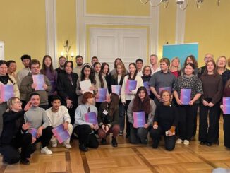 Wiesbaden verzeichnet Rekordzahl an Auslandspraktika: 34 Teilnehmende erhalten Europässe